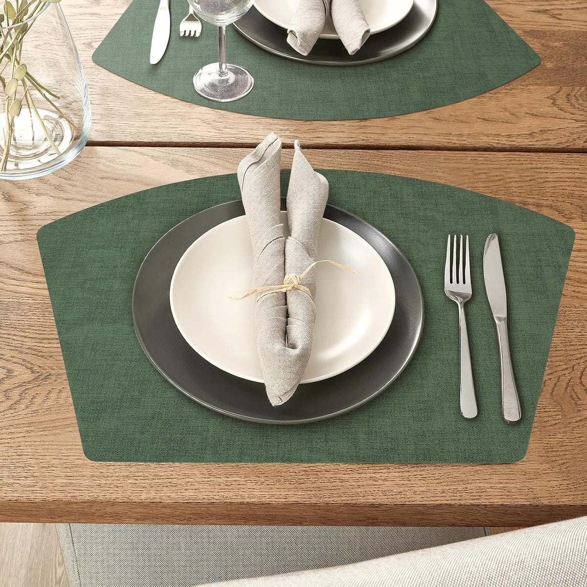 Round Table Placemats Set of 4, Faux Leather Wedge Place Mats, Green