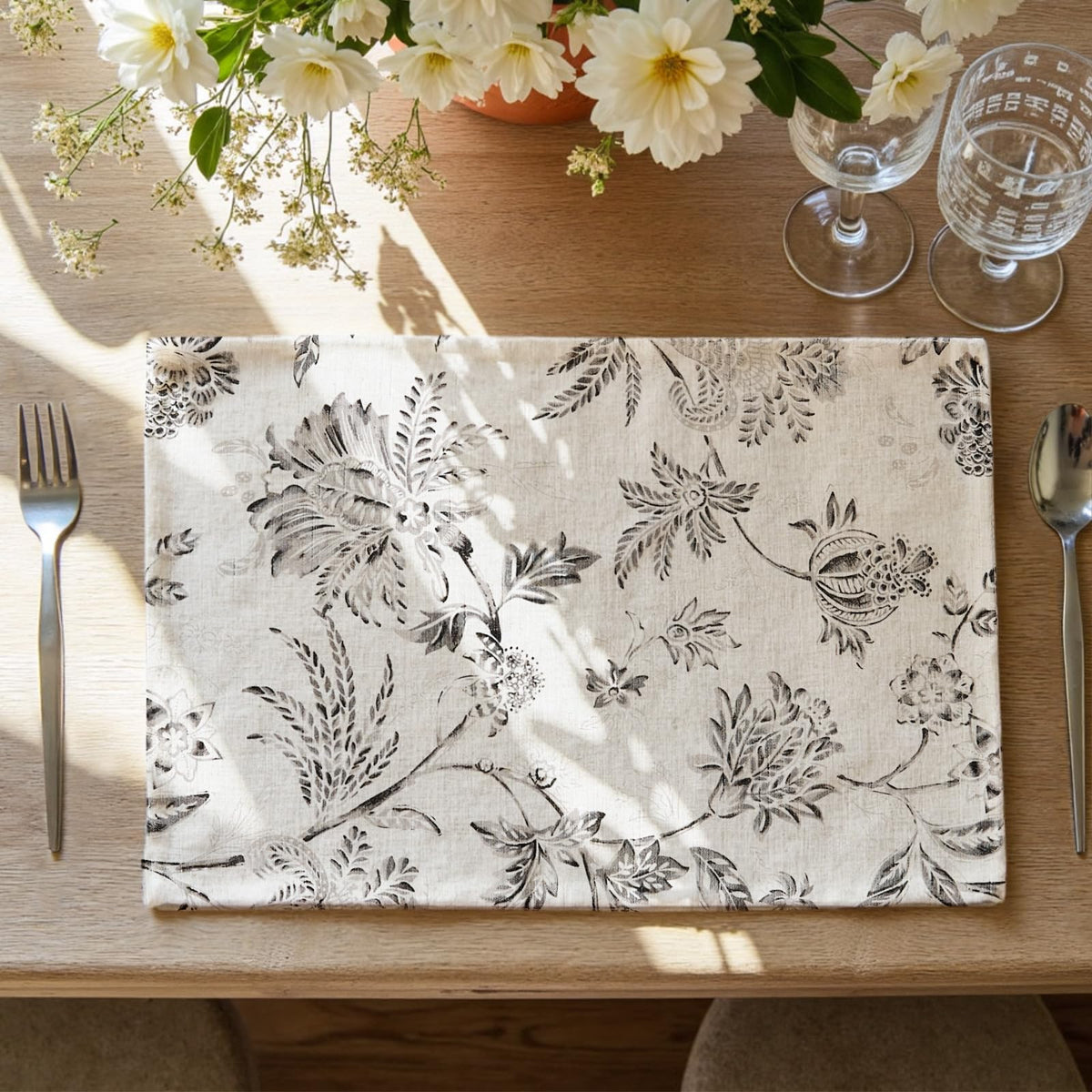 JINCHAN Sliva Linen Floral Placemats Set of 4 Farmhouse 13x19 Sage Green